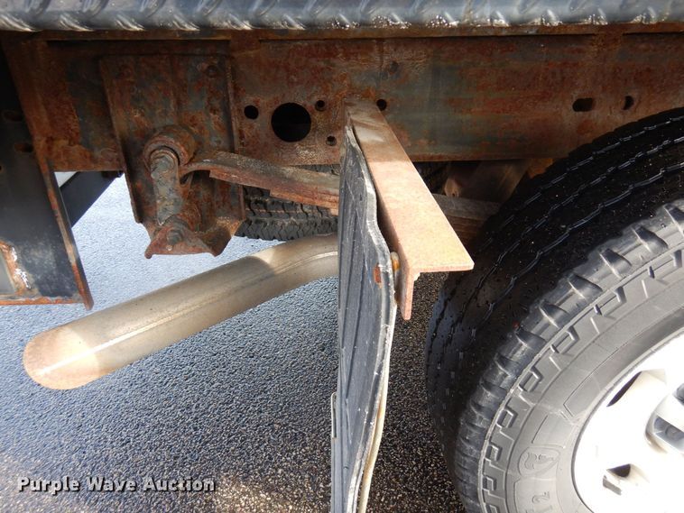 image for item AF9298 2010 GMC Sierra 3500HD  Ext. Cab flatbed pickup truck