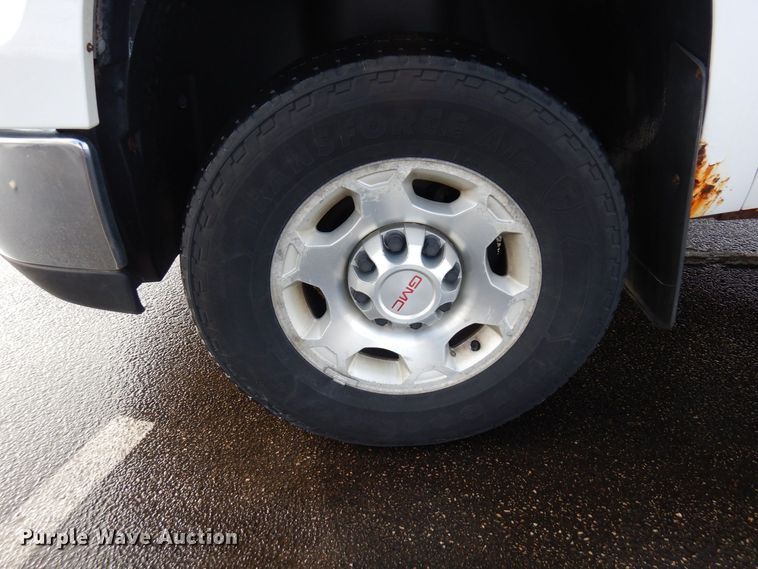 image for item AF9298 2010 GMC Sierra 3500HD  Ext. Cab flatbed pickup truck