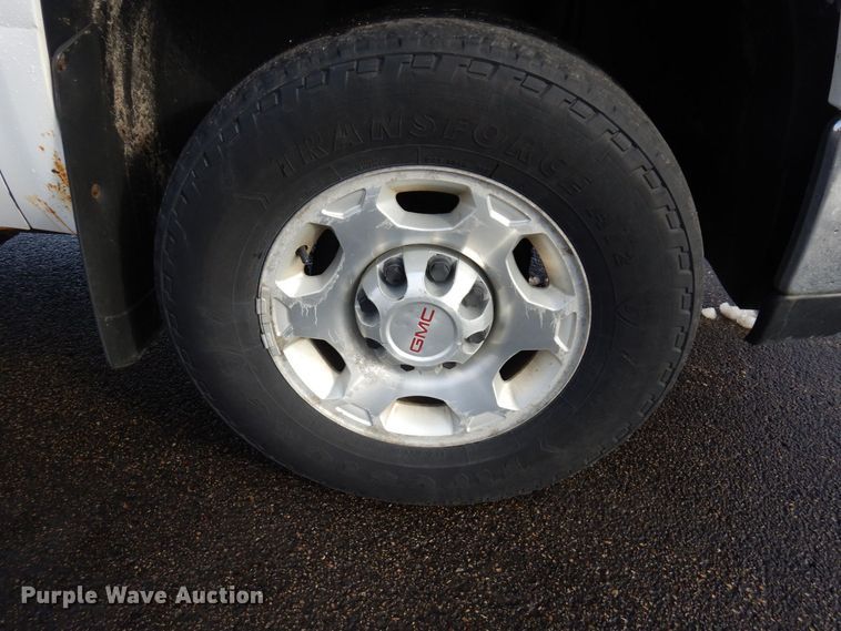 image for item AF9298 2010 GMC Sierra 3500HD  Ext. Cab flatbed pickup truck