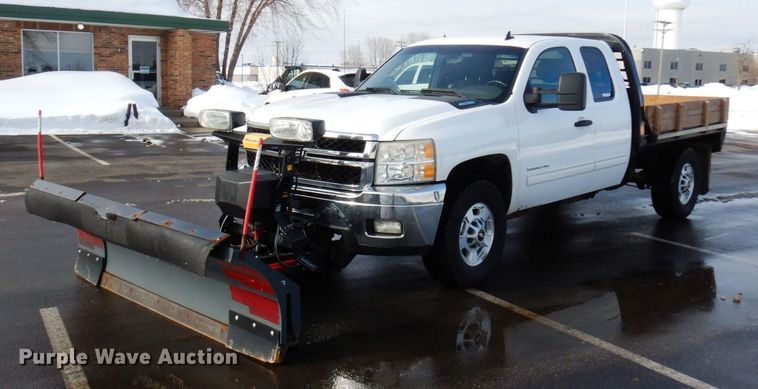 image for item AF9299 2011  Chevrolet Silverado 2500HD  Ext. Cab flatbed pickup truck