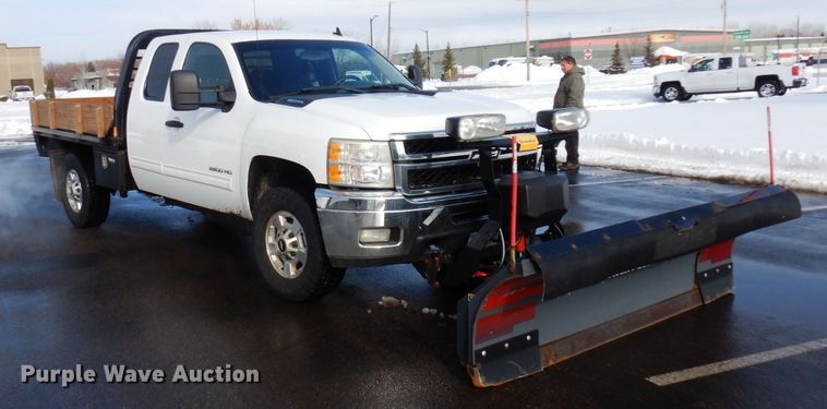 image for item AF9299 2011  Chevrolet Silverado 2500HD  Ext. Cab flatbed pickup truck