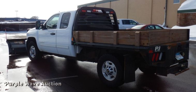 image for item AF9299 2011  Chevrolet Silverado 2500HD  Ext. Cab flatbed pickup truck