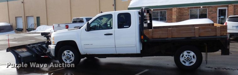 image for item AF9299 2011  Chevrolet Silverado 2500HD  Ext. Cab flatbed pickup truck