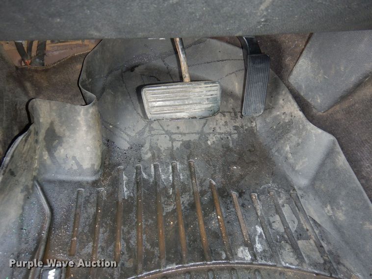 image for item AF9299 2011  Chevrolet Silverado 2500HD  Ext. Cab flatbed pickup truck