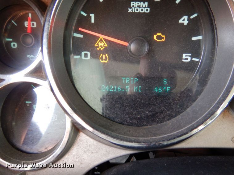 image for item AF9299 2011  Chevrolet Silverado 2500HD  Ext. Cab flatbed pickup truck