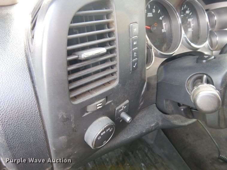 image for item AF9299 2011  Chevrolet Silverado 2500HD  Ext. Cab flatbed pickup truck