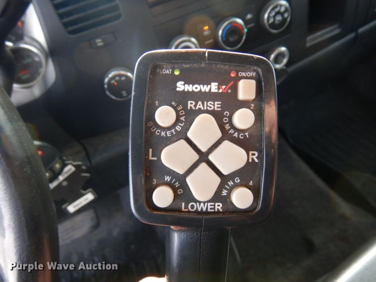 image for item AF9299 2011  Chevrolet Silverado 2500HD  Ext. Cab flatbed pickup truck