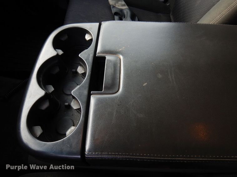 image for item AF9299 2011  Chevrolet Silverado 2500HD  Ext. Cab flatbed pickup truck