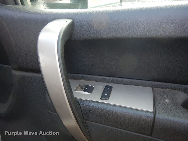 image for item AF9299 2011  Chevrolet Silverado 2500HD  Ext. Cab flatbed pickup truck