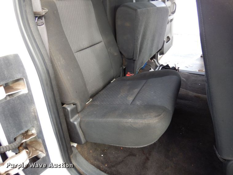 image for item AF9299 2011  Chevrolet Silverado 2500HD  Ext. Cab flatbed pickup truck