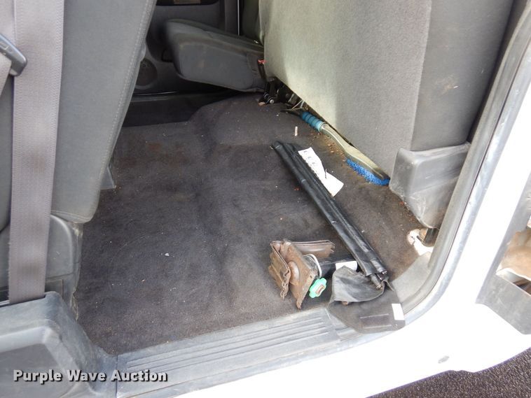 image for item AF9299 2011  Chevrolet Silverado 2500HD  Ext. Cab flatbed pickup truck