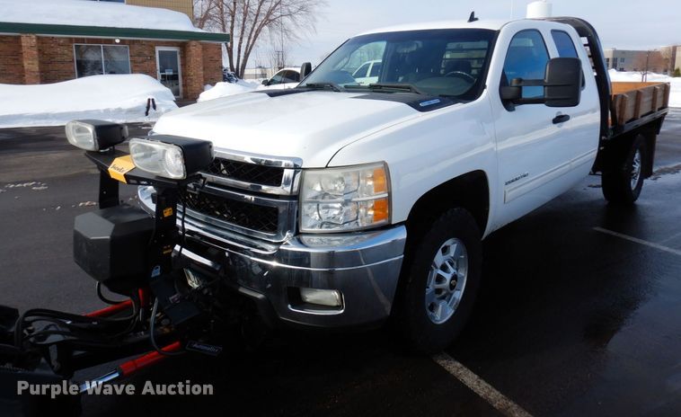 image for item AF9299 2011  Chevrolet Silverado 2500HD  Ext. Cab flatbed pickup truck