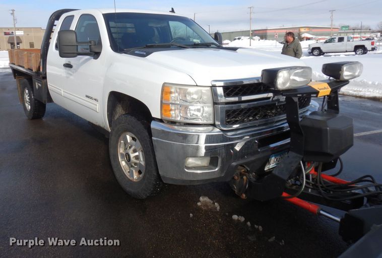 image for item AF9299 2011  Chevrolet Silverado 2500HD  Ext. Cab flatbed pickup truck