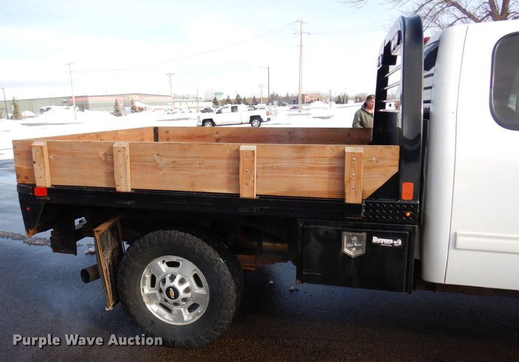 image for item AF9299 2011  Chevrolet Silverado 2500HD  Ext. Cab flatbed pickup truck