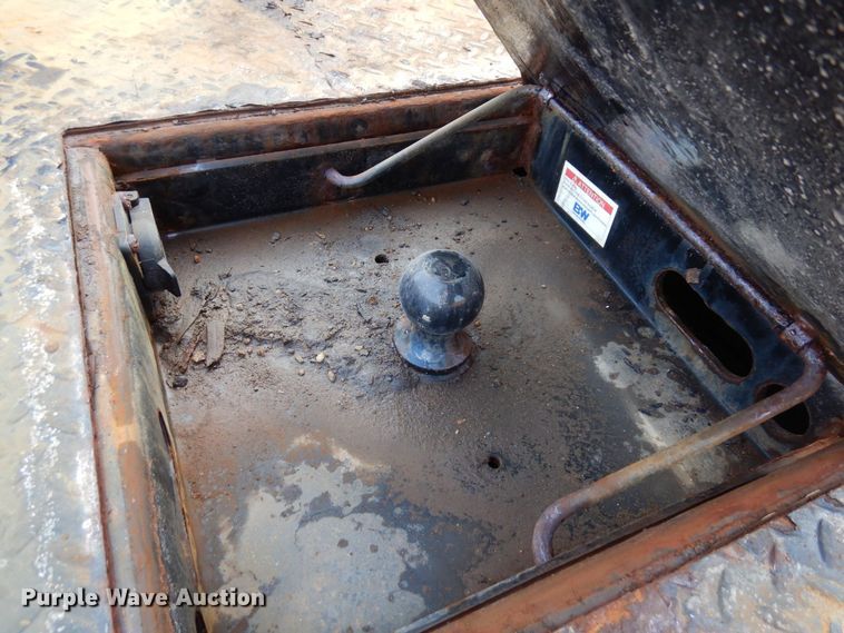 image for item AF9299 2011  Chevrolet Silverado 2500HD  Ext. Cab flatbed pickup truck