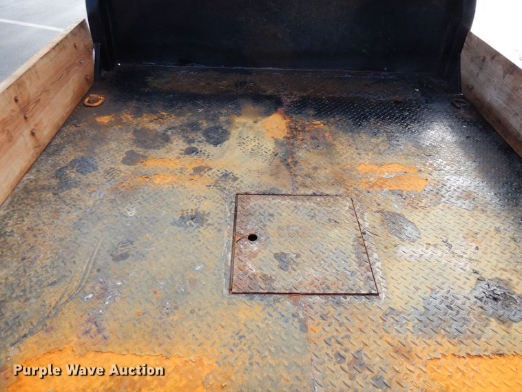 image for item AF9299 2011  Chevrolet Silverado 2500HD  Ext. Cab flatbed pickup truck