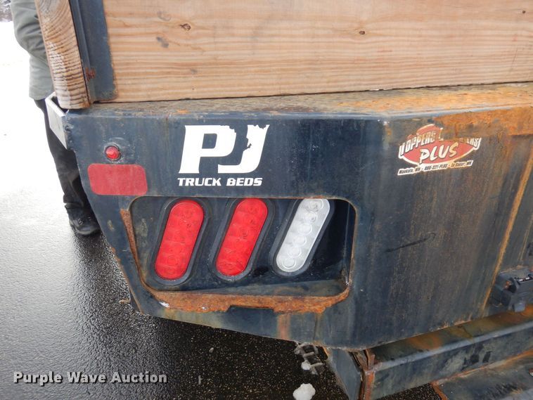 image for item AF9299 2011  Chevrolet Silverado 2500HD  Ext. Cab flatbed pickup truck