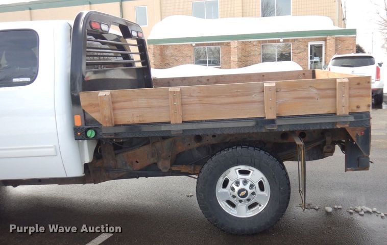 image for item AF9299 2011  Chevrolet Silverado 2500HD  Ext. Cab flatbed pickup truck