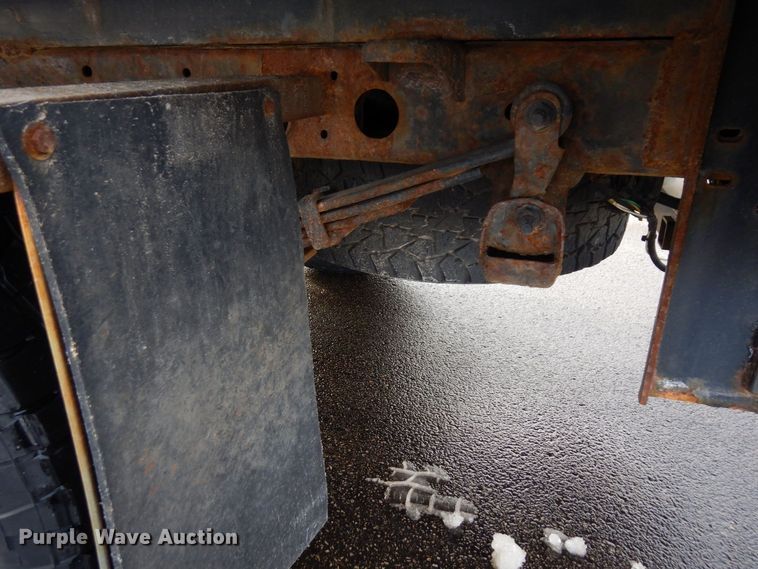 image for item AF9299 2011  Chevrolet Silverado 2500HD  Ext. Cab flatbed pickup truck