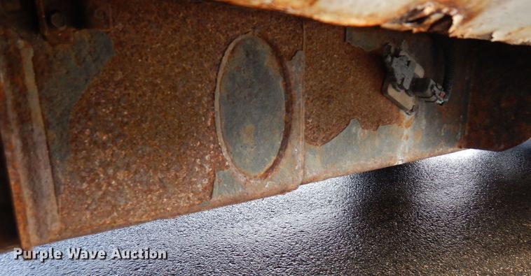 image for item AF9299 2011  Chevrolet Silverado 2500HD  Ext. Cab flatbed pickup truck