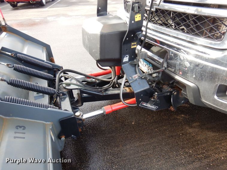 image for item AF9299 2011  Chevrolet Silverado 2500HD  Ext. Cab flatbed pickup truck