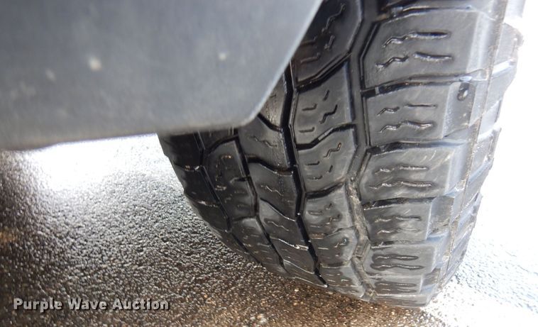 image for item AF9299 2011  Chevrolet Silverado 2500HD  Ext. Cab flatbed pickup truck