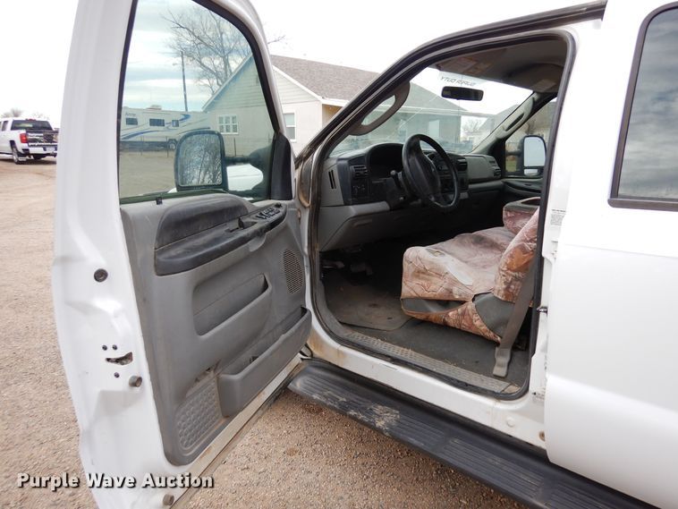 image for item DF8259 2007 Ford F350 Super Duty  Crew Cab pickup truck