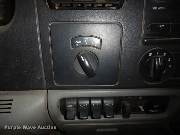 image for item DF8259 2007 Ford F350 Super Duty  Crew Cab pickup truck