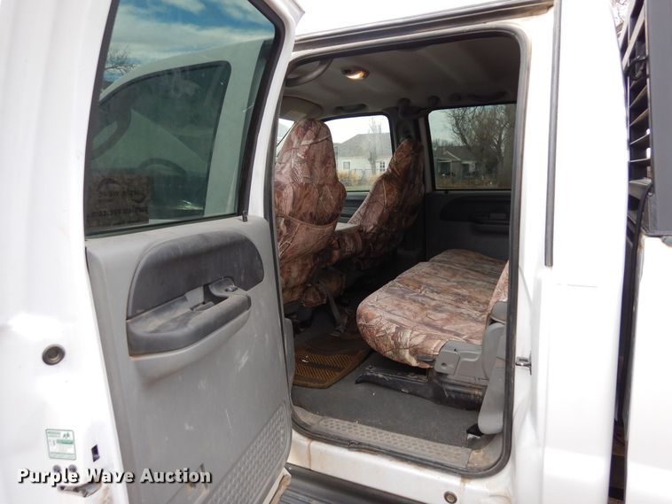 image for item DF8259 2007 Ford F350 Super Duty  Crew Cab pickup truck