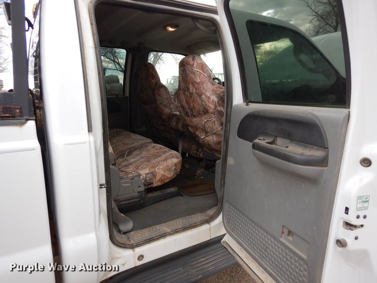 image for item DF8259 2007 Ford F350 Super Duty  Crew Cab pickup truck