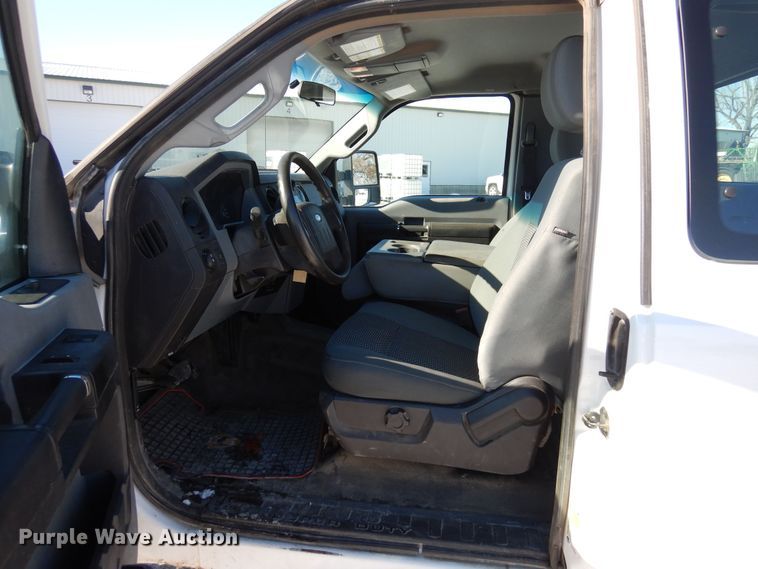 image for item DF8298 2013 Ford F250  Super Duty  SuperCab pickup truck