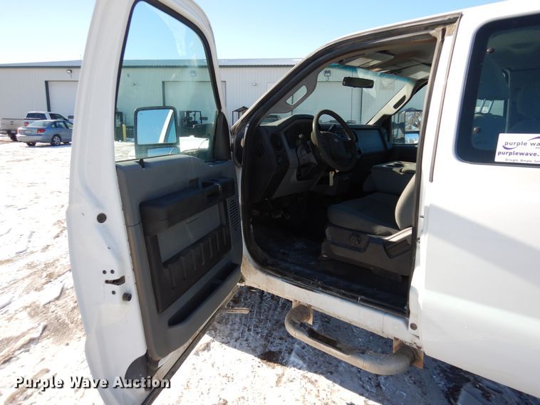 image for item DF8299 2011 Ford F250 Super Duty  SuperCab pickup truck