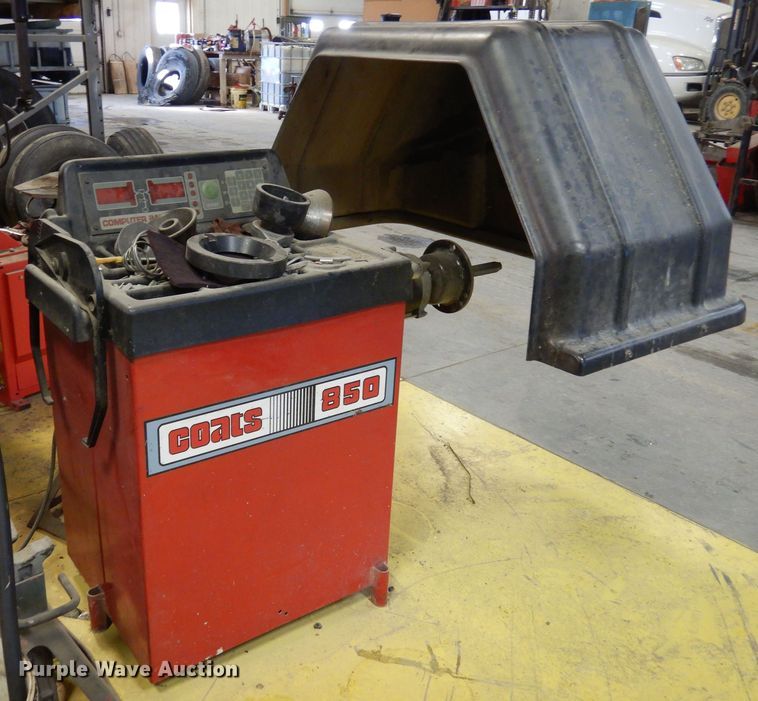 image for item DF8300 Coats 850  wheel balancer