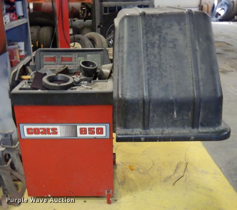 image for item DF8300 Coats 850  wheel balancer