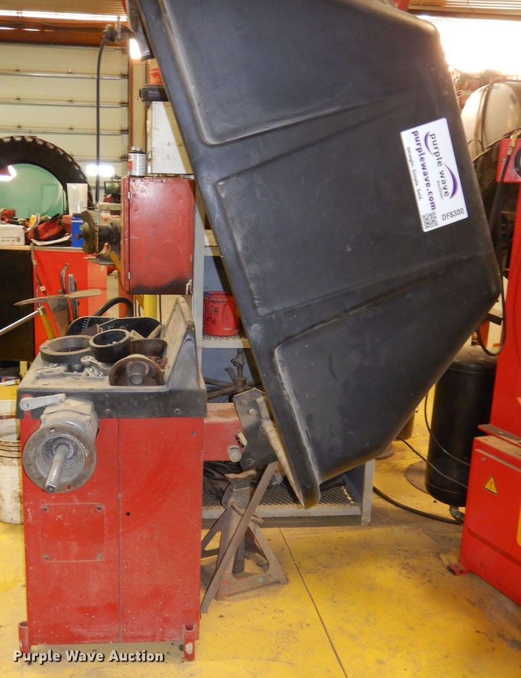 image for item DF8300 Coats 850  wheel balancer