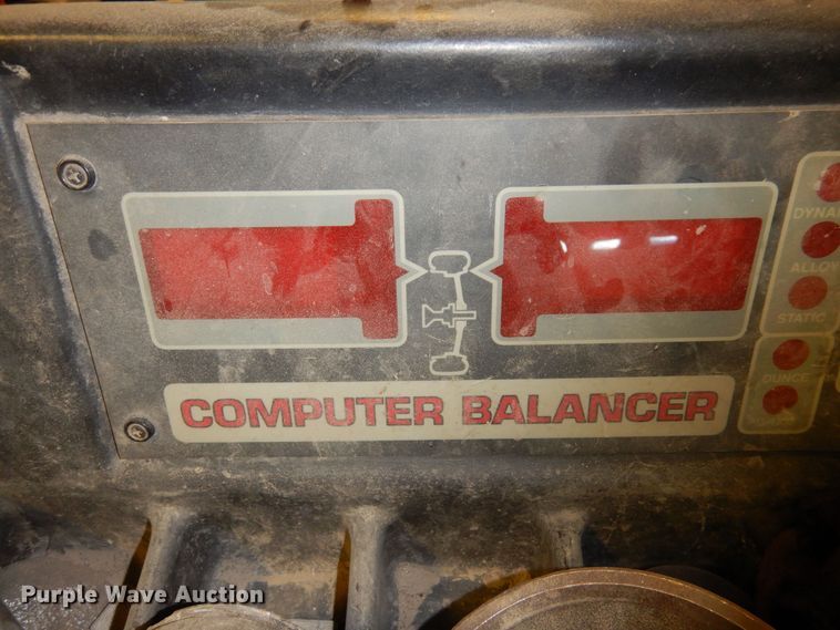 image for item DF8300 Coats 850  wheel balancer