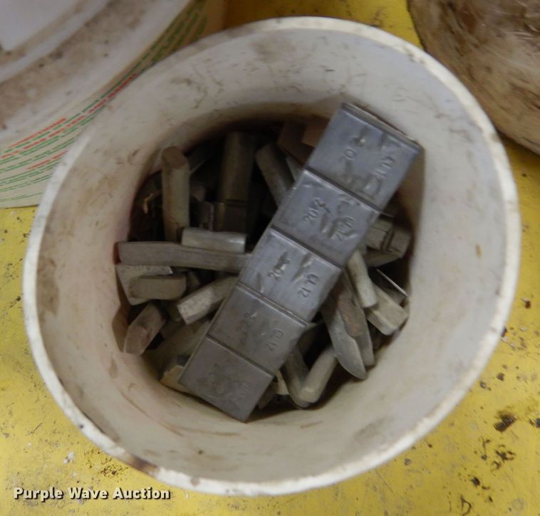 image for item DF8300 Coats 850  wheel balancer