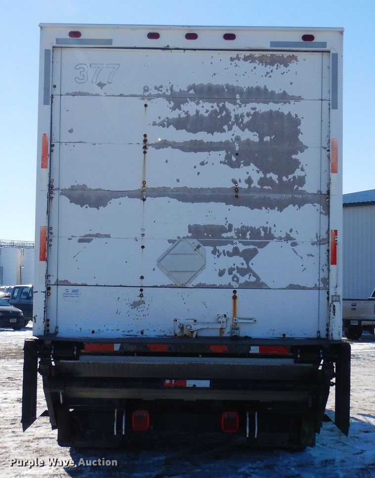 image for item DF8302 1999 Freightliner FL70  box truck