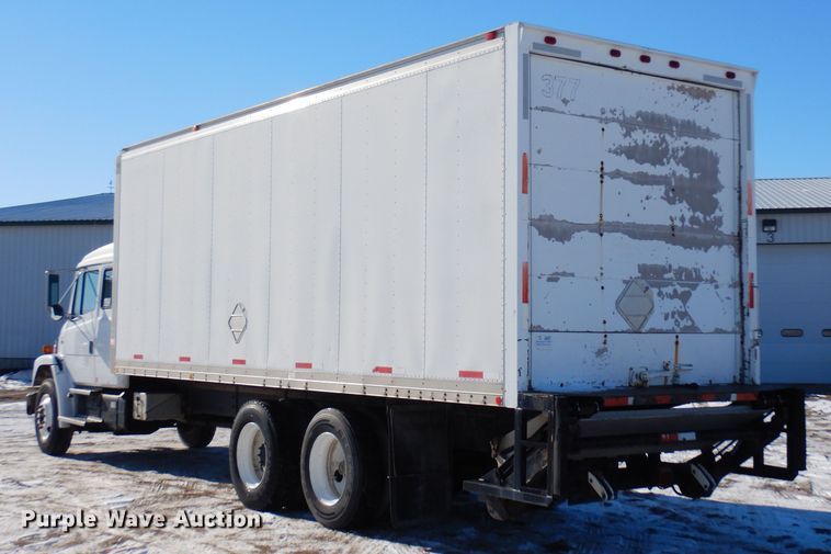 image for item DF8302 1999 Freightliner FL70  box truck