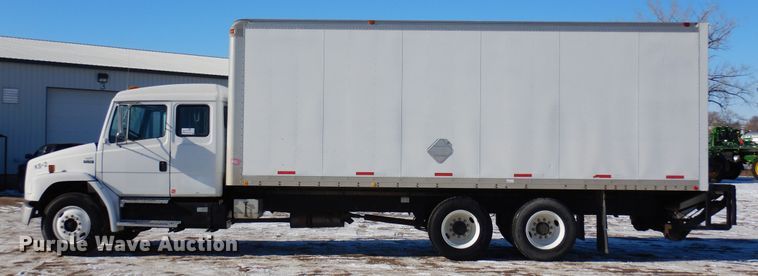 image for item DF8302 1999 Freightliner FL70  box truck