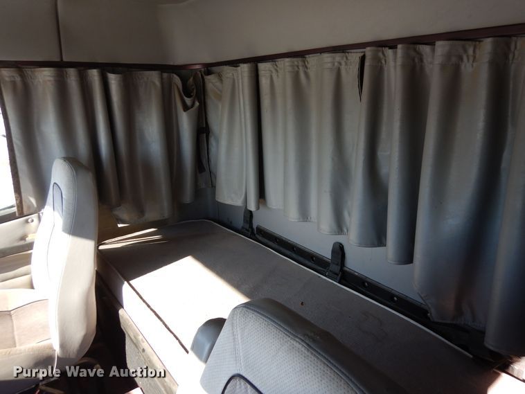 image for item DF8302 1999 Freightliner FL70  box truck