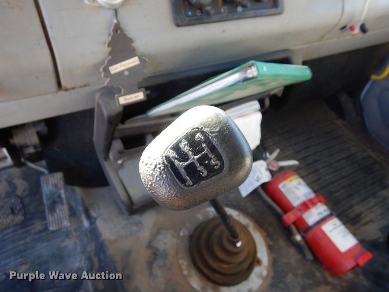 image for item DF8302 1999 Freightliner FL70  box truck