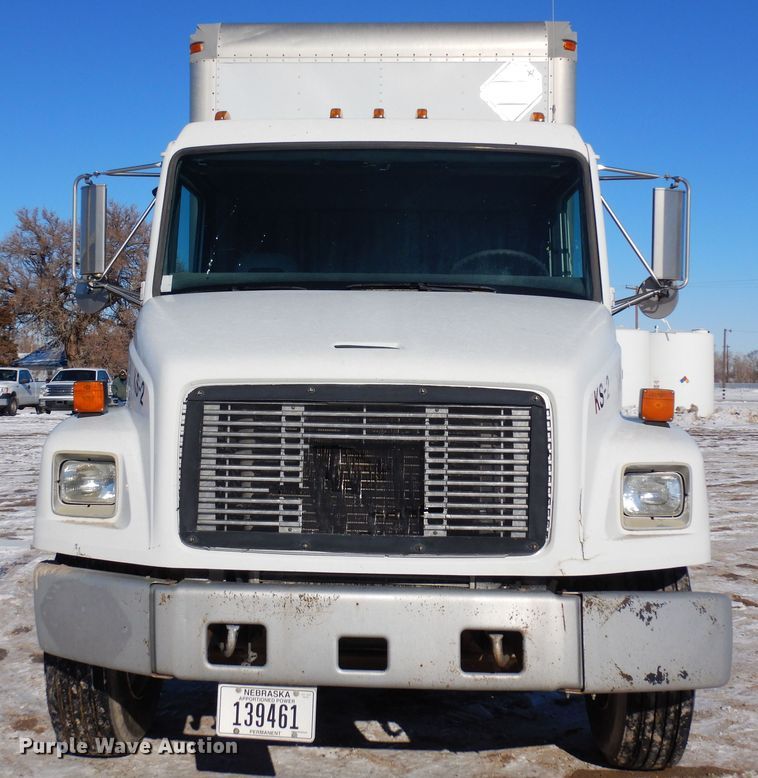 image for item DF8302 1999 Freightliner FL70  box truck