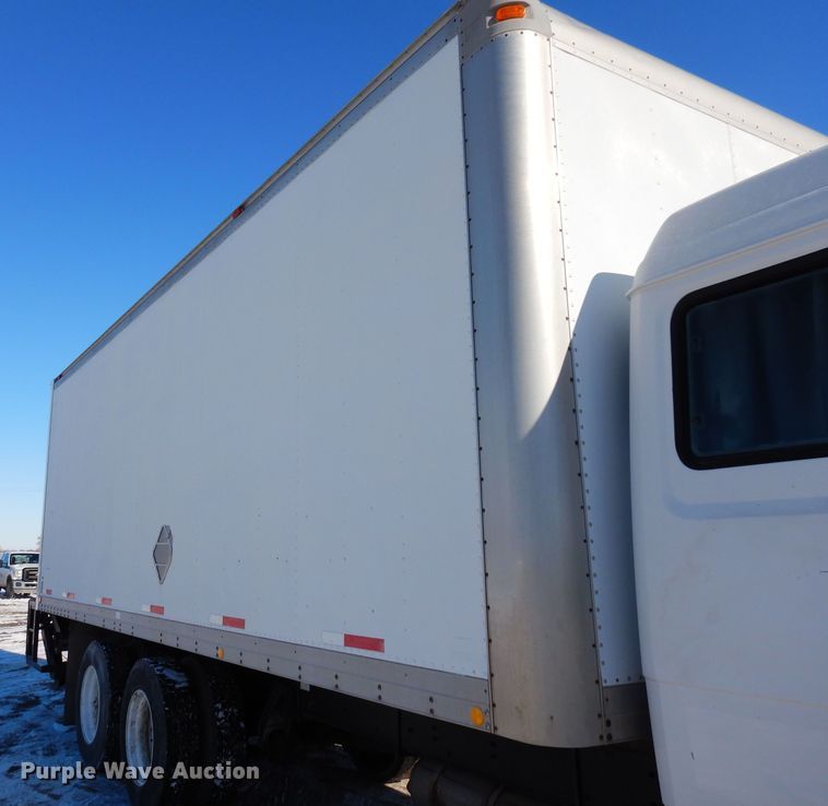 image for item DF8302 1999 Freightliner FL70  box truck