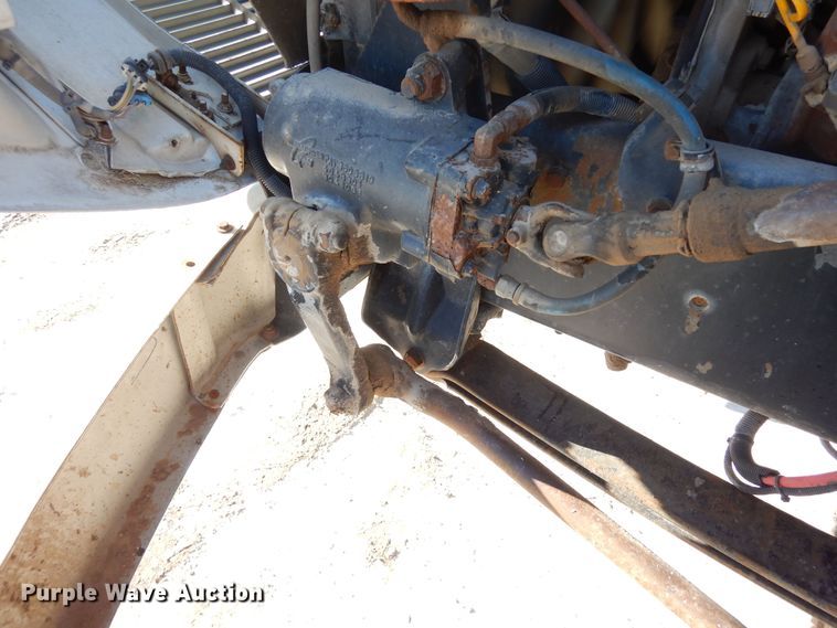 image for item DF8302 1999 Freightliner FL70  box truck