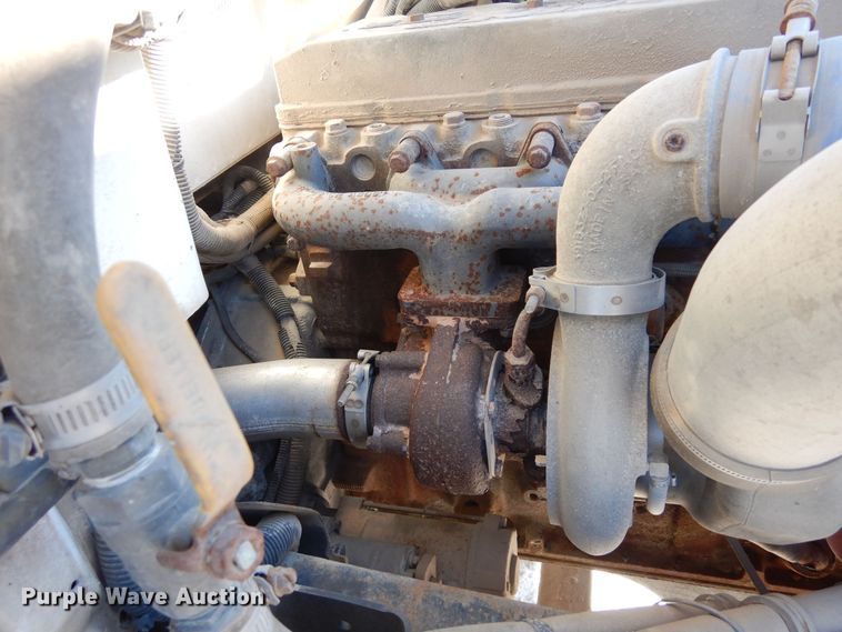 image for item DF8302 1999 Freightliner FL70  box truck