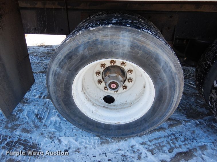 image for item DF8302 1999 Freightliner FL70  box truck