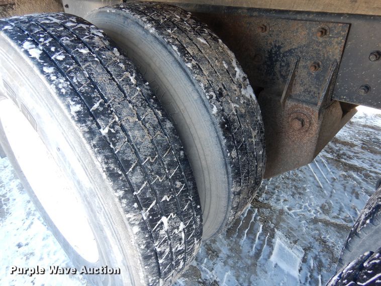 image for item DF8302 1999 Freightliner FL70  box truck