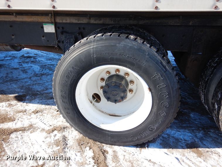 image for item DF8302 1999 Freightliner FL70  box truck