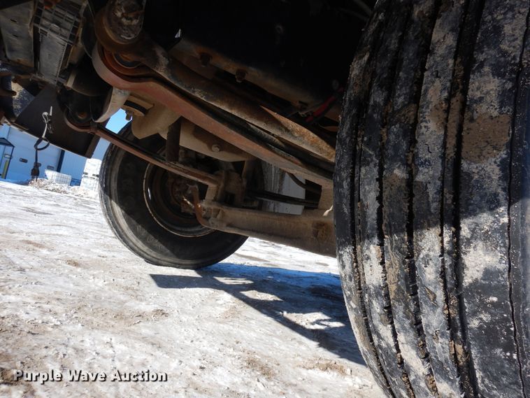 image for item DF8302 1999 Freightliner FL70  box truck